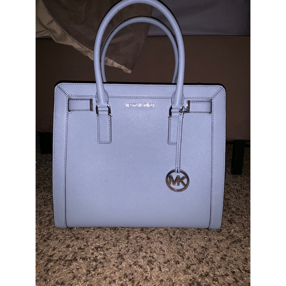 Michael Kors - Picture 1 of 2